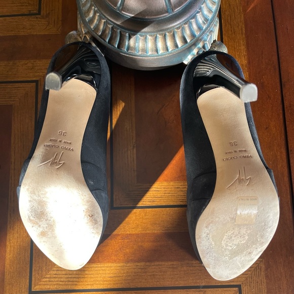 EUC GIUSEPPE ZANOTTI VERO CUOIO BLACK SUEDE LEATHER CLASSIC ITALY PUMPS U.S. 6 - Picture 9 of 15